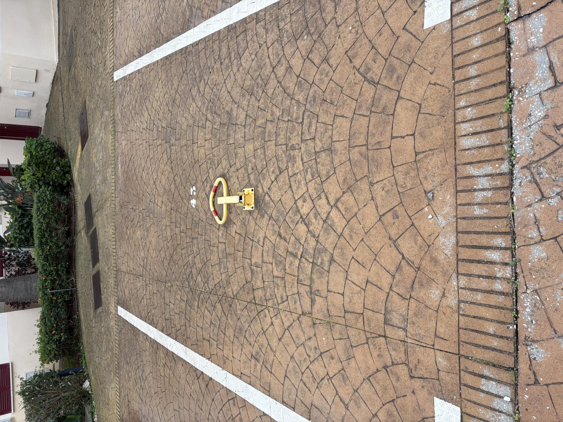 Flat to rent in Urbanizacion Bahia de Casares, 32, Bahía de Casares Parking of Flat to rent in Casares with Air Conditioner, Terrace and Swimming Pool