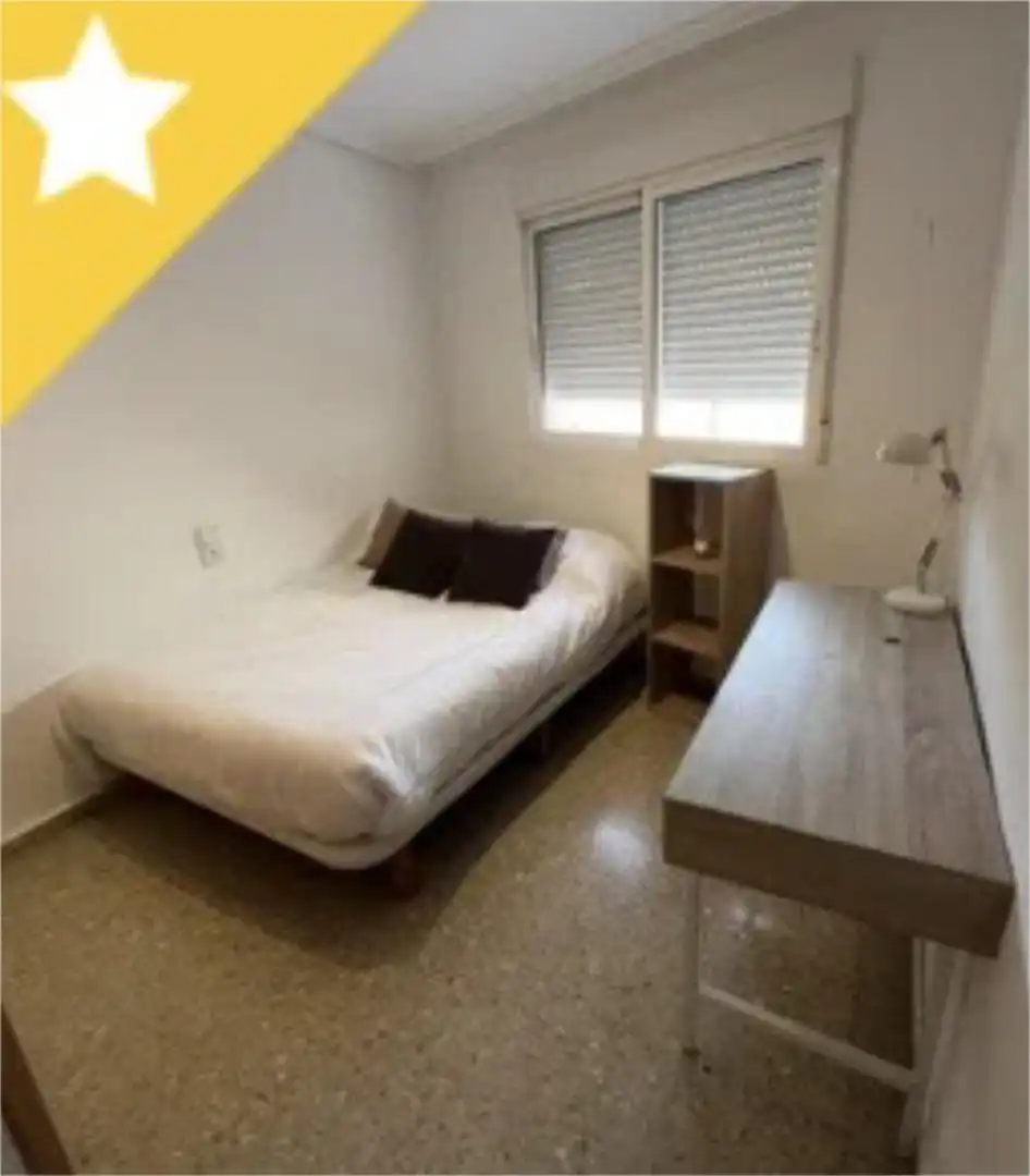 Bedroom of Flat for share in Mislata  with Furnished, Balcony and Video intercom