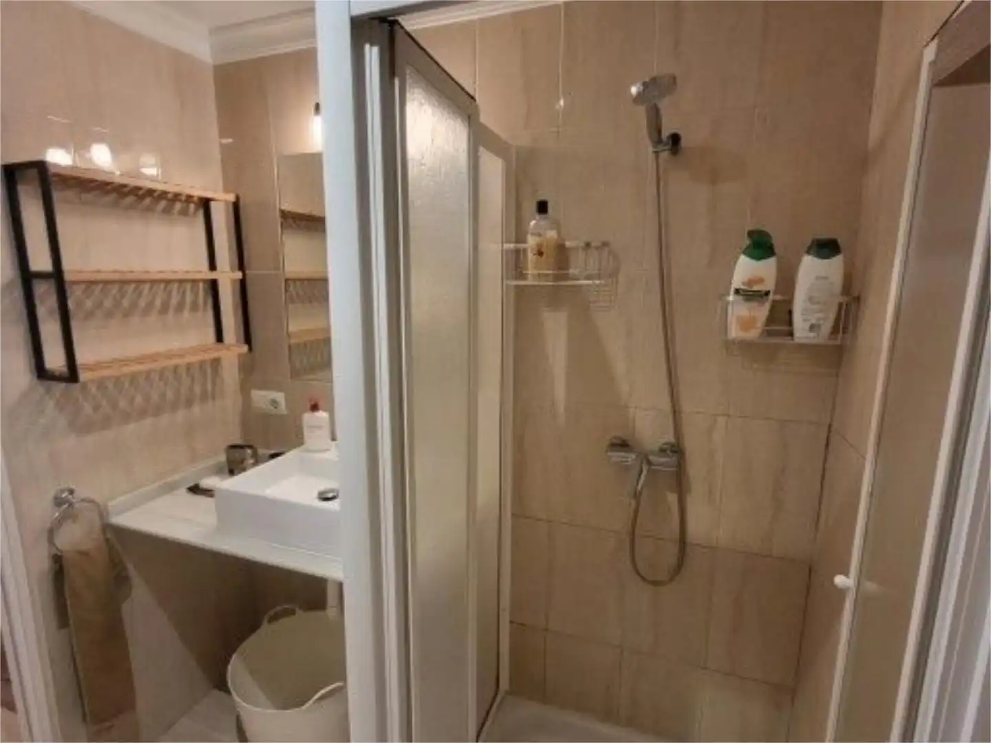 Flat for sale in Avenida Agustín Bálsamo, 42, Bajadilla - Fuente Nueva Bathroom of Flat for sale in Algeciras with Air Conditioner