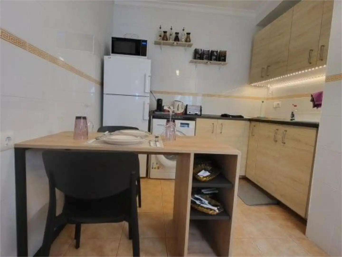 Flat for sale in Avenida Agustín Bálsamo, 42, Bajadilla - Fuente Nueva Kitchen of Flat for sale in Algeciras with Air Conditioner