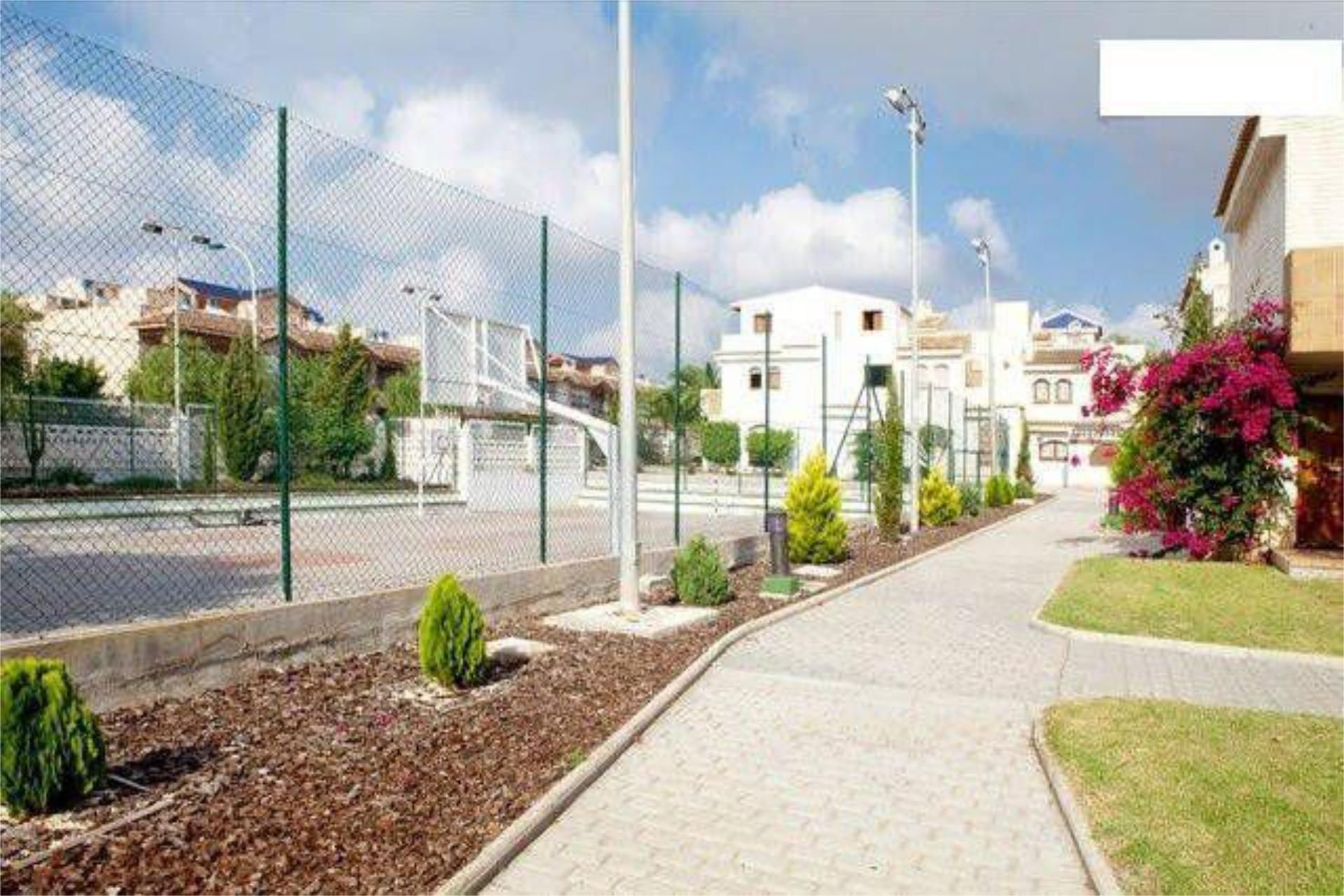 Casa o xalet en venda a Novamar - Mediterráneo Vista exterior de Casa o xalet en venda en Santa Pola amb Terrassa i Piscina