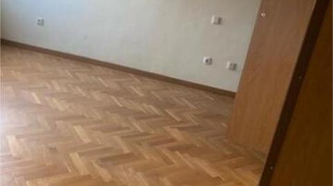 Flat for sale in Los Rosales, Madrid Capital - image 2 Photo 2 of Flat for sale in Los Rosales, Madrid Capital