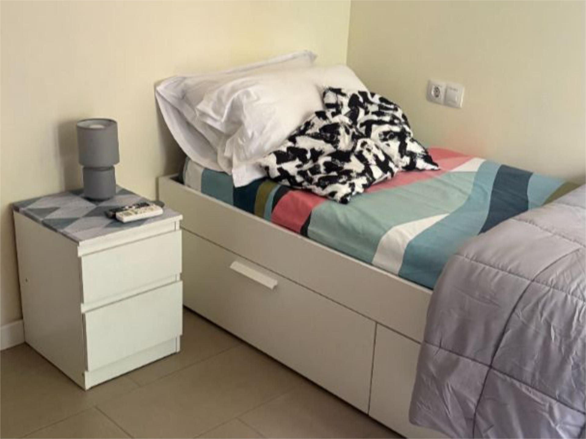 Flat to share in Carrer de Sallarès i Pla, 120, Centre Bedroom of Flat to share in Sabadell with Air Conditioner, Heating and Terrace
