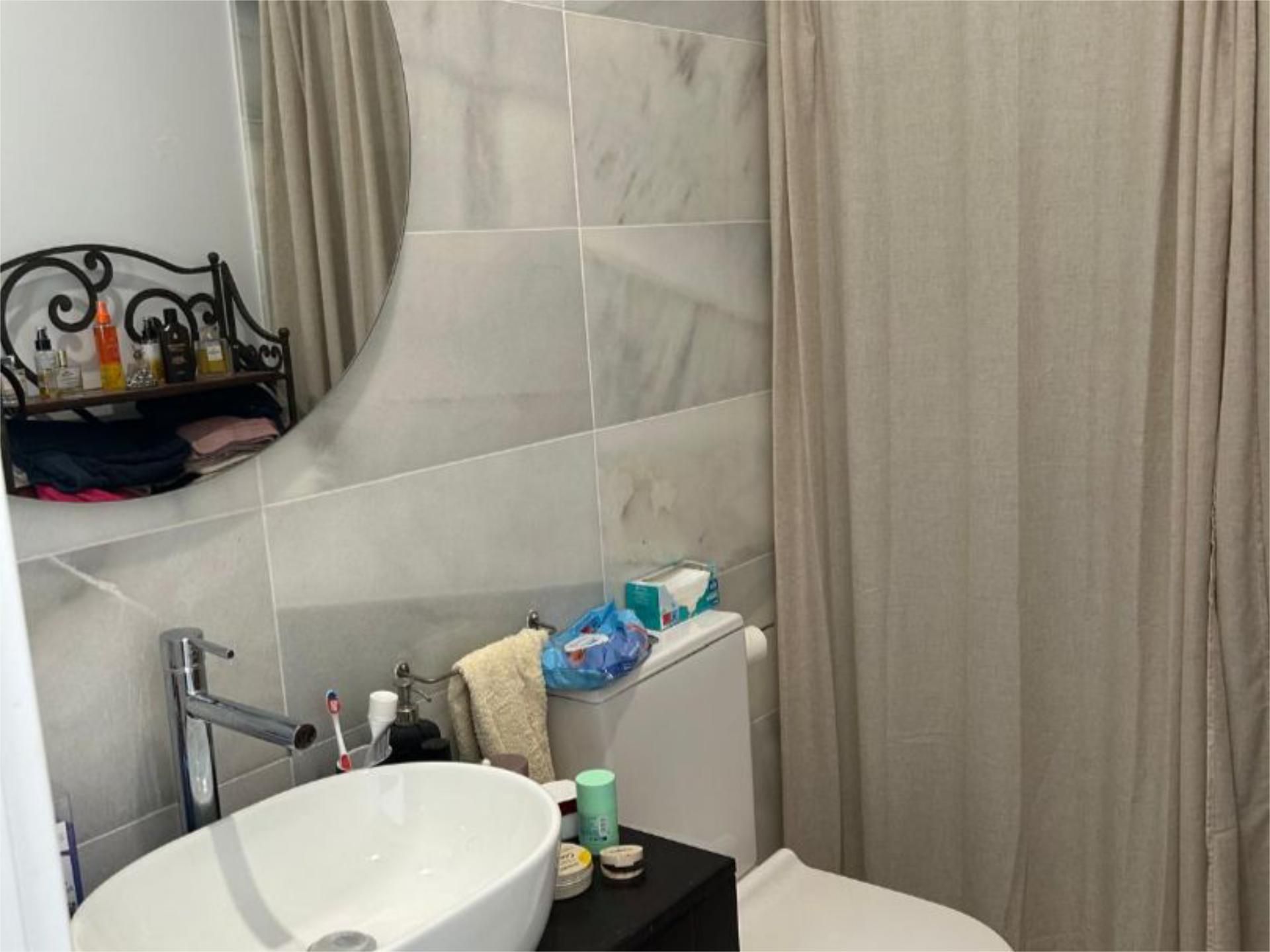 Bany de Pis de lloguer en  Cádiz Capital amb Aire condicionat, Calefacció i Piscina