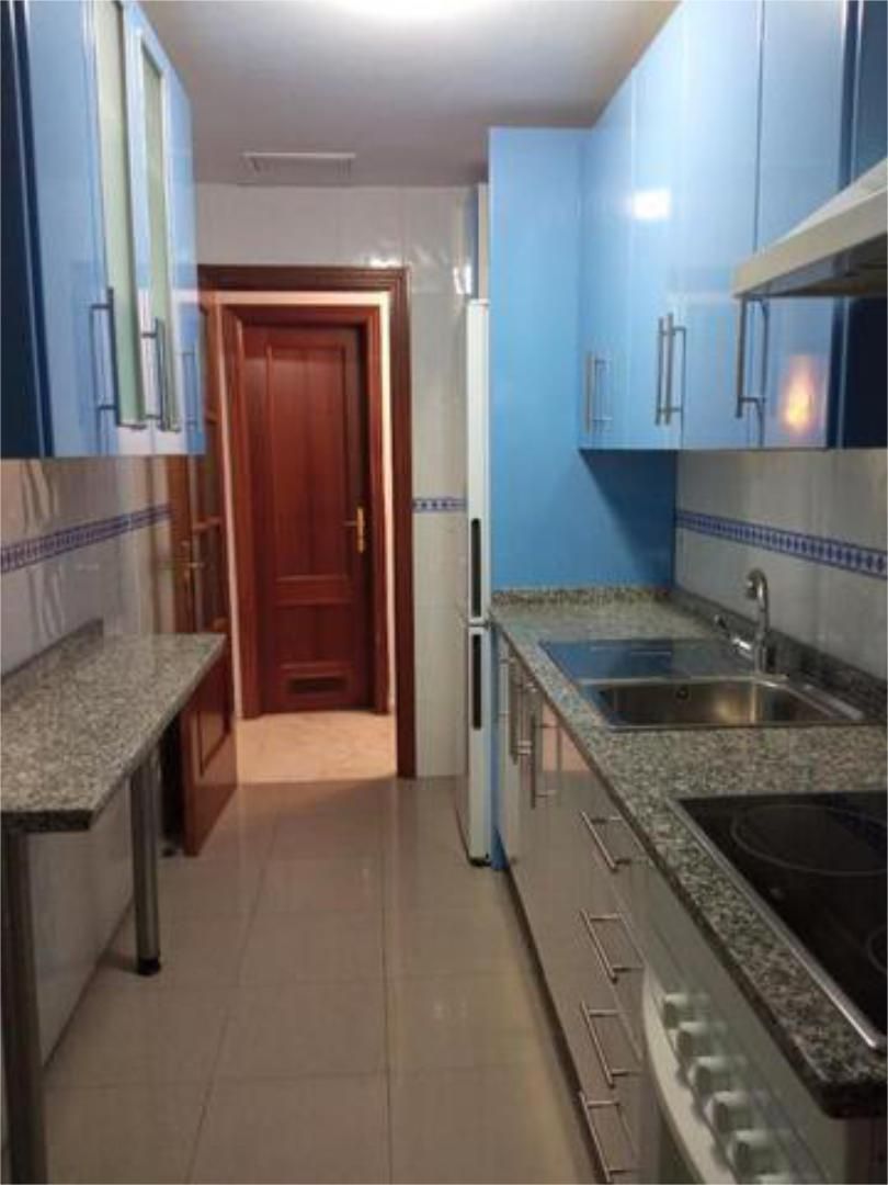 Cuina de Pis de lloguer en Mairena del Aljarafe amb Calefacció, Terrassa i Traster