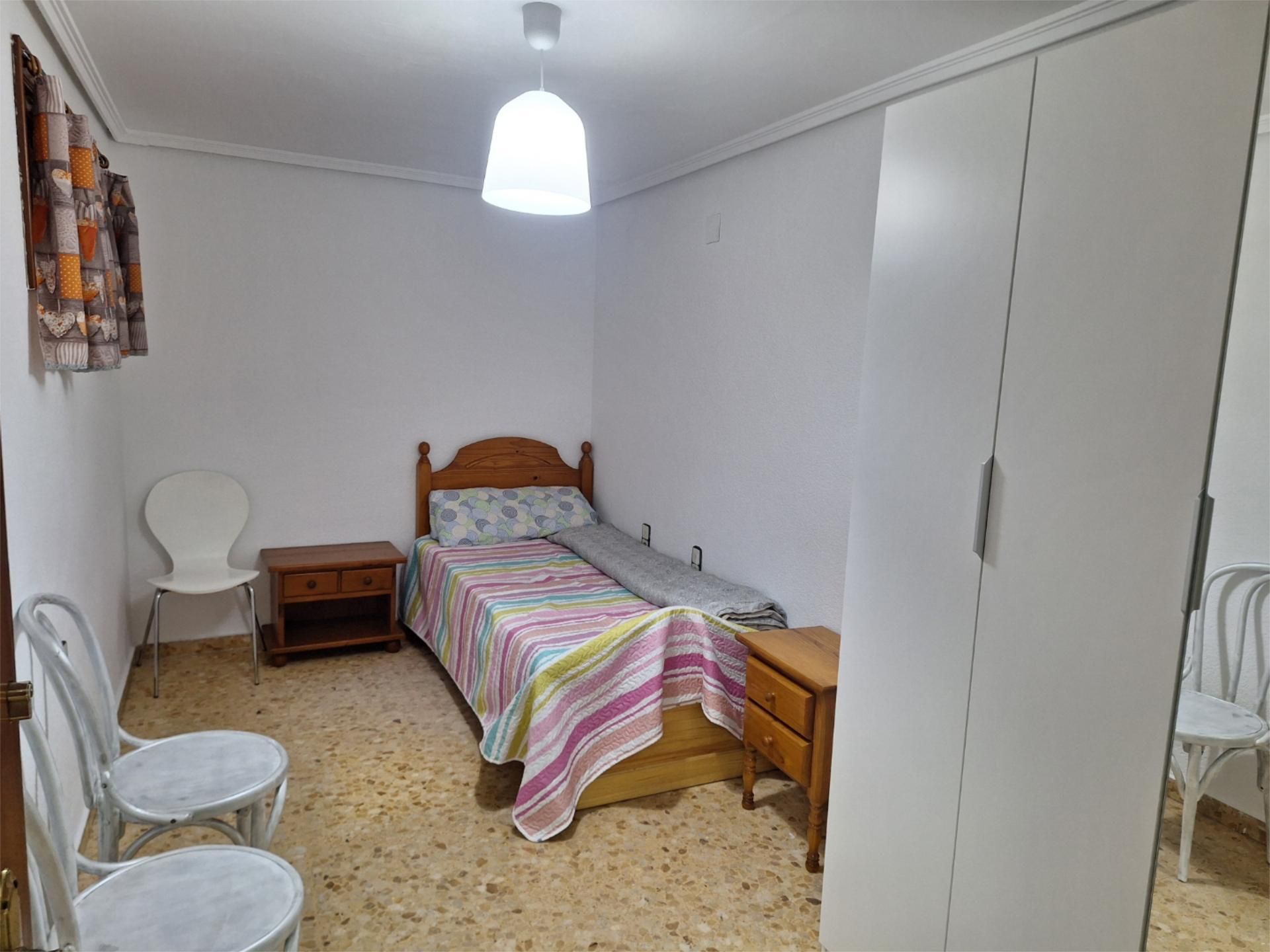 Planta baixa per a compartir a Plaça del Cronista Chabret, 28, Centro - El Castillo