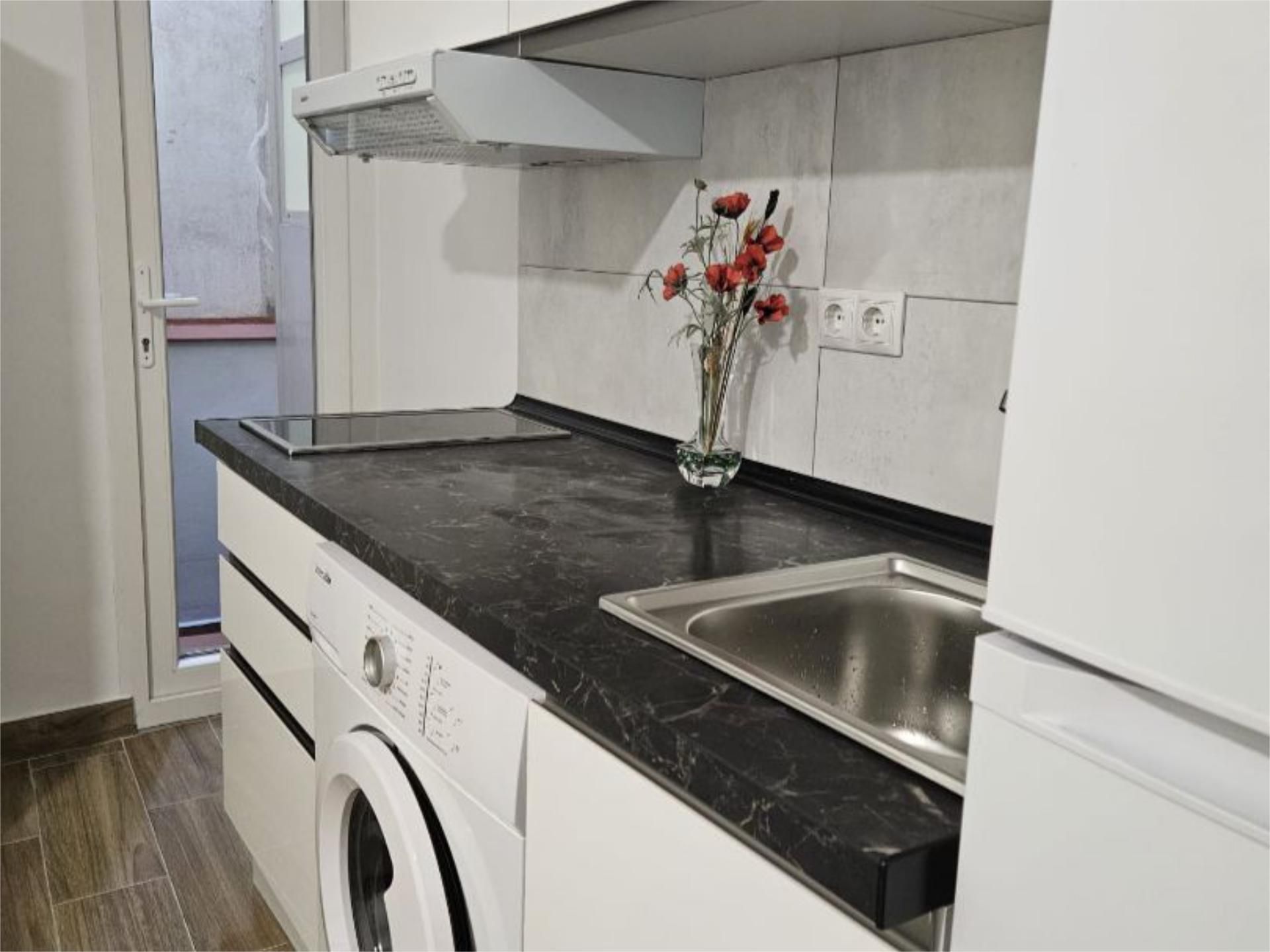 Flat to rent in Calle de la Encomienda, 12, Embajadores - Lavapiés