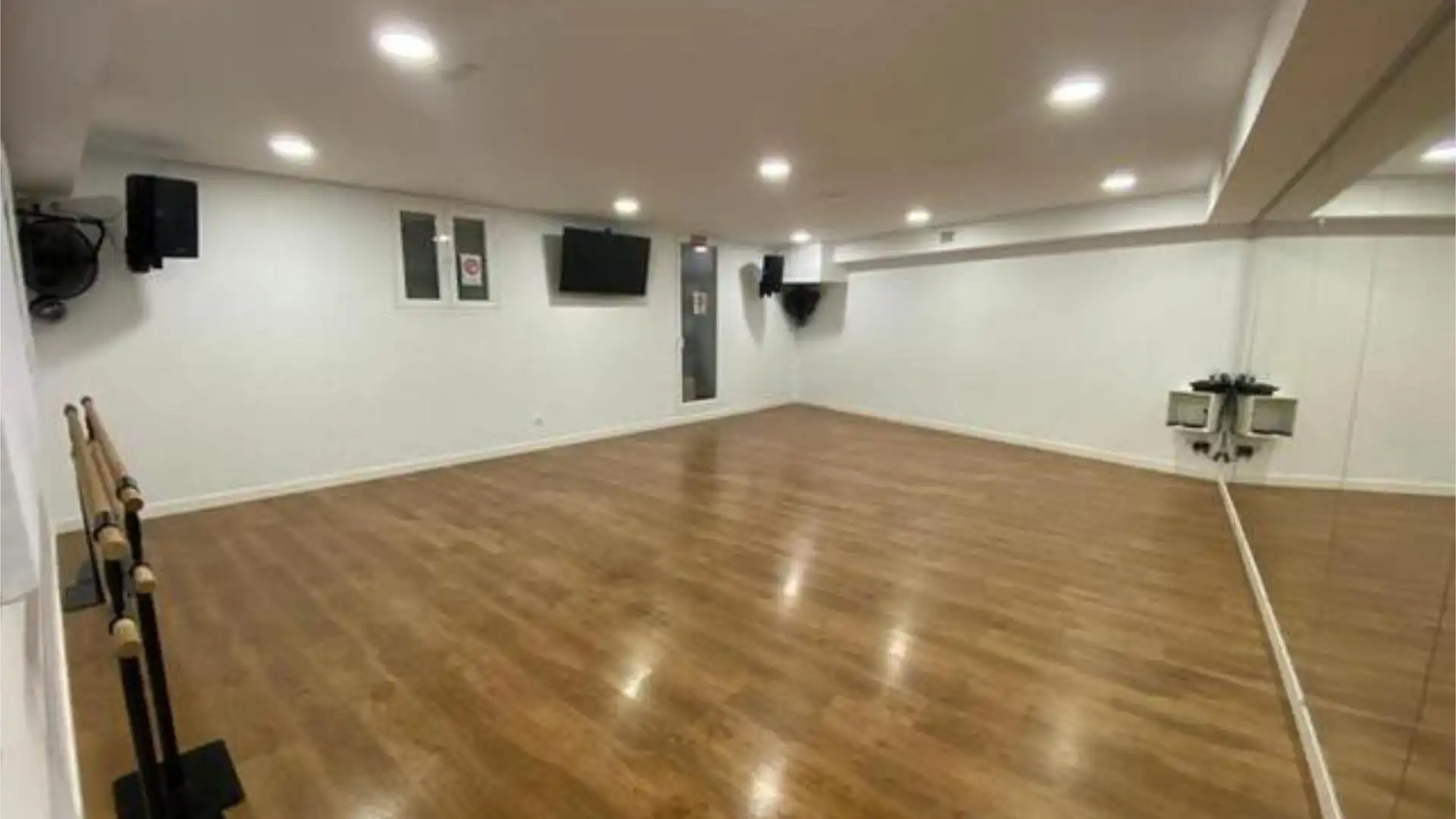 Premises for rent in  Madrid Capital  with Air Conditioner