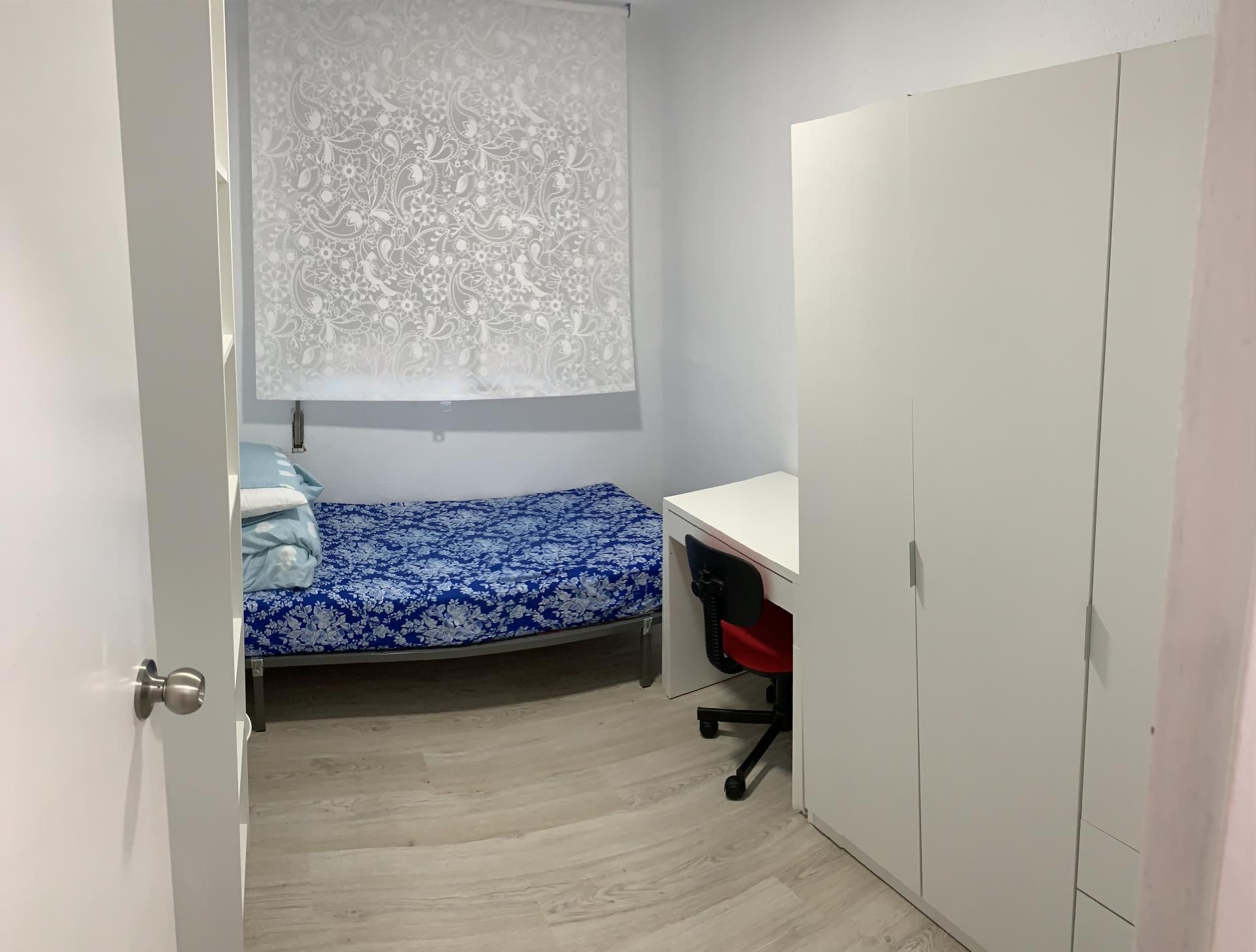 Dormitori de Pis per a compartir en Salamanca Capital amb Calefacció, Parquet i Moblat