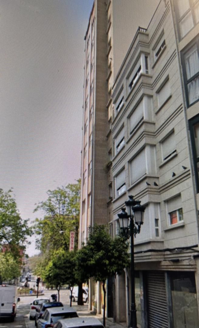 Vista exterior de Pis de lloguer en Vigo  amb Calefacció, Parquet i Terrassa