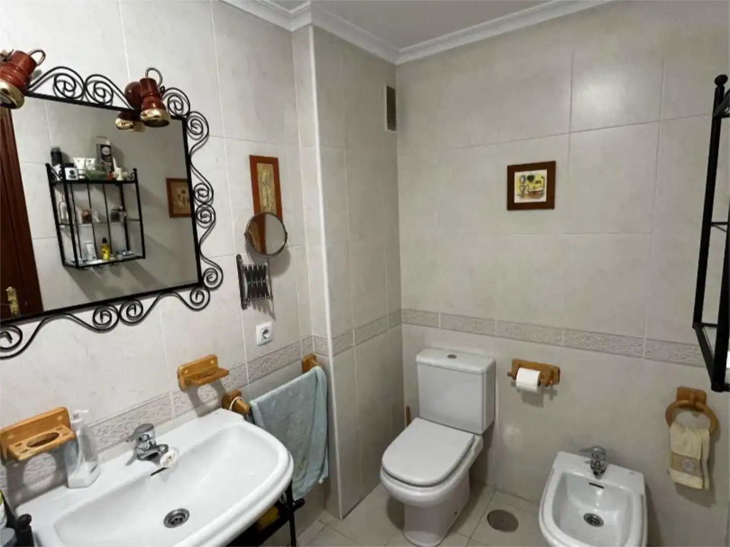 Wohnung zum Verkauf in Barrio la Sierra, 46b, Entrambasaguas Badezimmer von Wohnung zum Verkauf in Entrambasaguas mit Terrasse und Schwimmbad