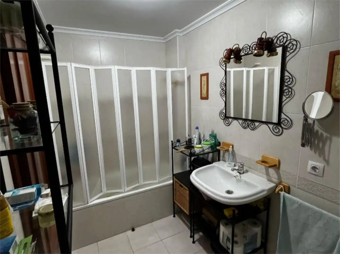 Wohnung zum Verkauf in Barrio la Sierra, 46b, Entrambasaguas Badezimmer von Wohnung zum Verkauf in Entrambasaguas mit Terrasse und Schwimmbad