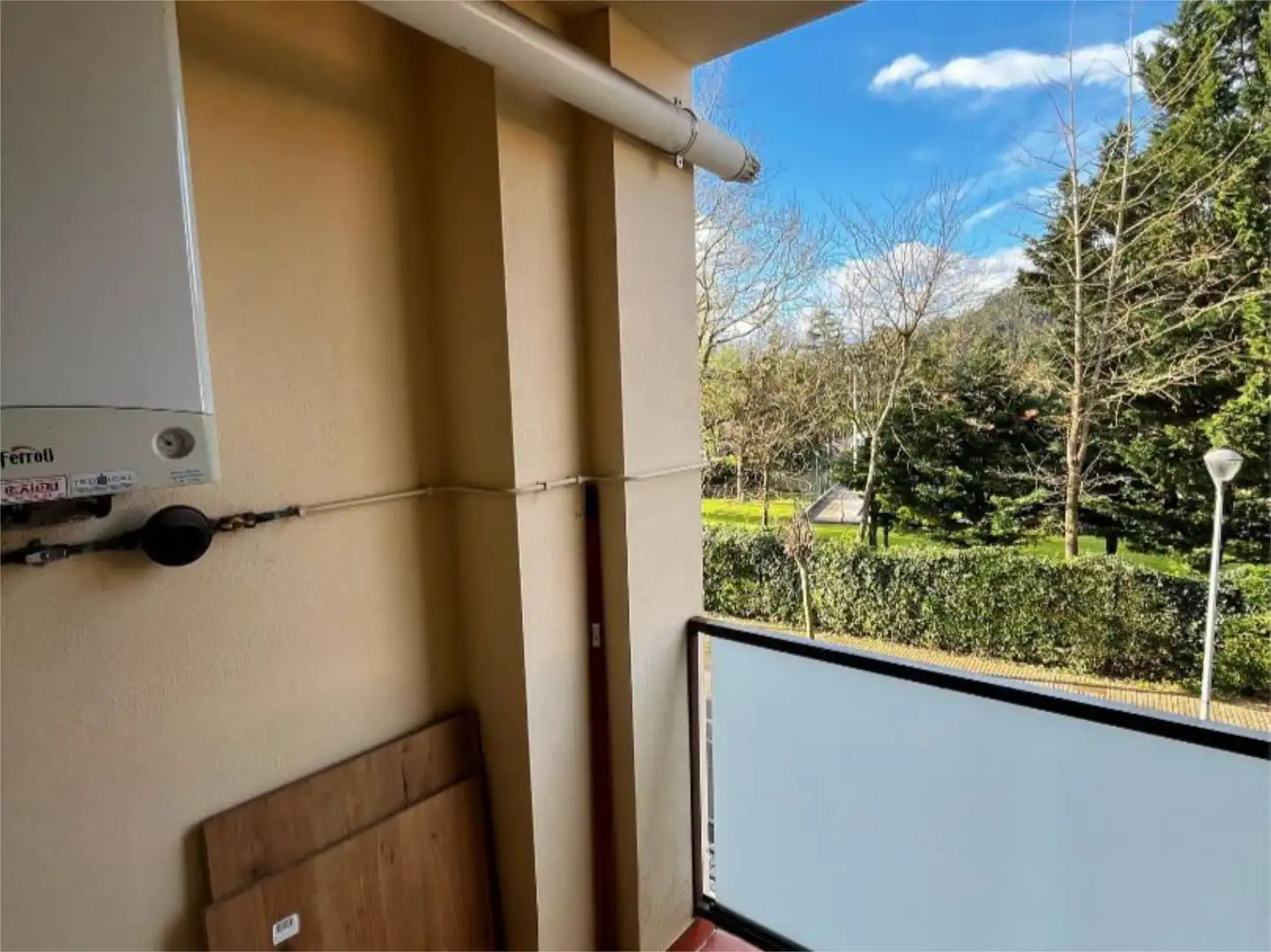 Wohnung zum Verkauf in Barrio la Sierra, 46b, Entrambasaguas Terrasse von Wohnung zum Verkauf in Entrambasaguas mit Terrasse und Schwimmbad