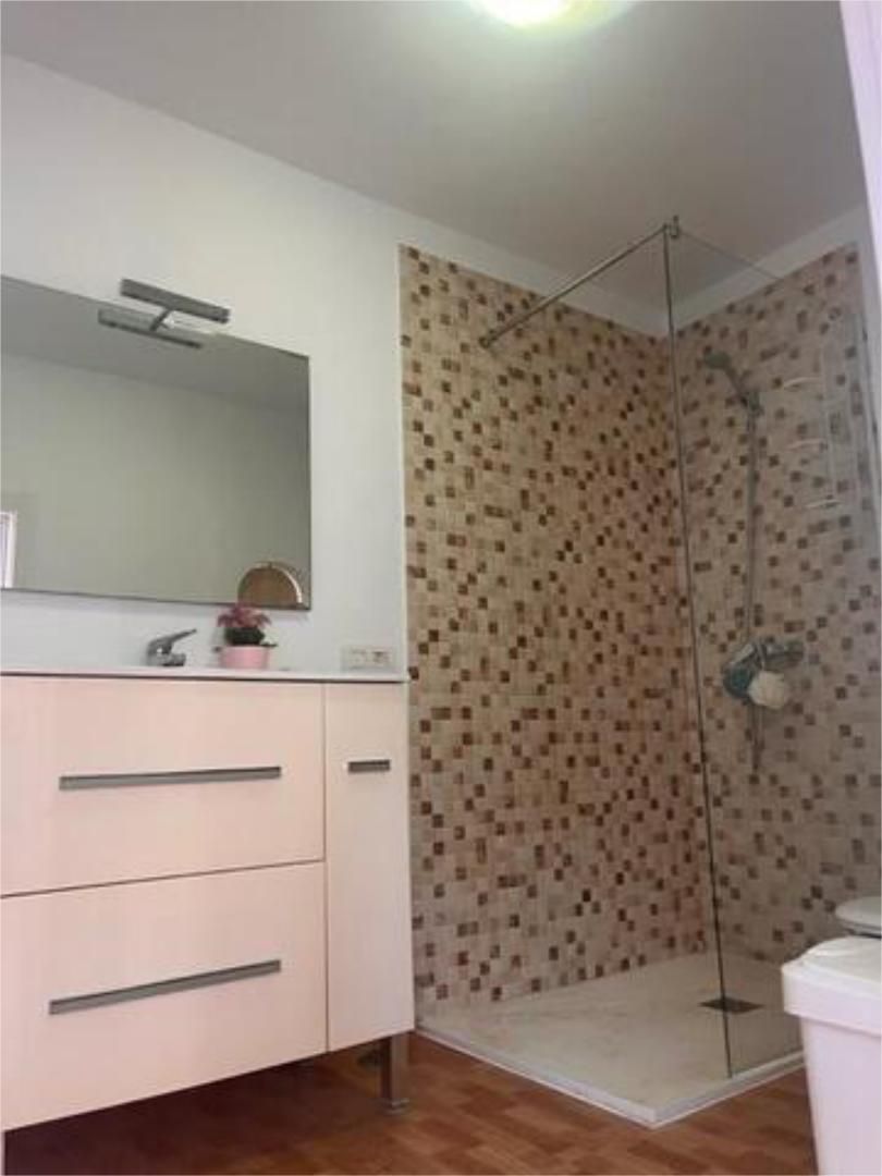 Badezimmer von Wohnungen miete in Tinajo mit Privatgarten und Terrasse