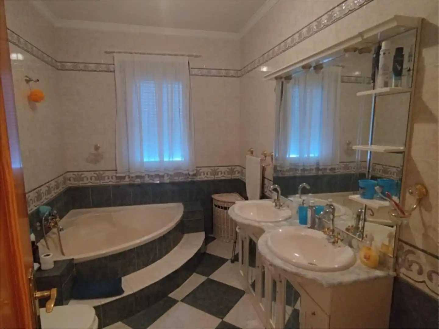 Houses for sale in Calle Real, 40, Láchar Bathroom of Houses for sale in Láchar with Air Conditioner