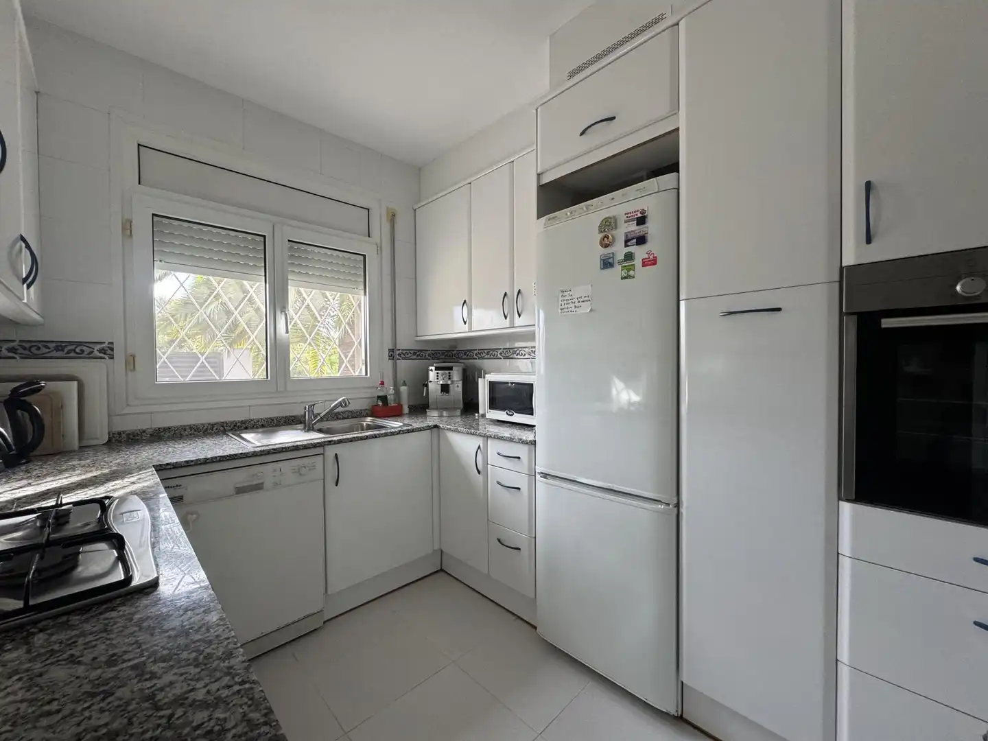 Casa o xalet en venda a Carrer del Bosc Gran, 32, Pla de Maset - Cap de Salou Cuina de Casa o xalet en venda en Salou amb Aire condicionat, Calefacció i Jardí privat