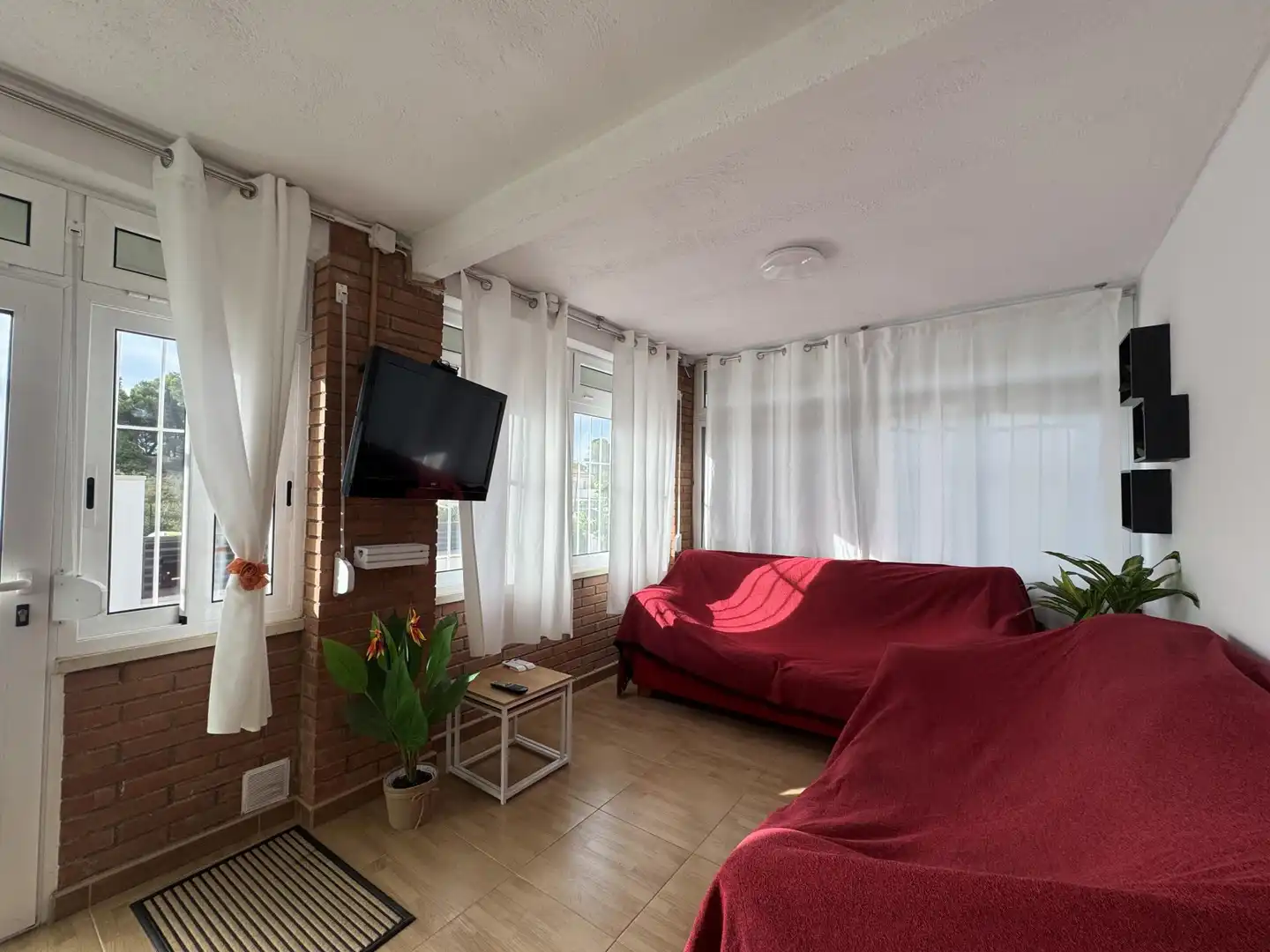 Casa o xalet en venda a Carrer del Bosc Gran, 32, Pla de Maset - Cap de Salou Sala d'estar de Casa o xalet en venda en Salou amb Aire condicionat, Calefacció i Jardí privat