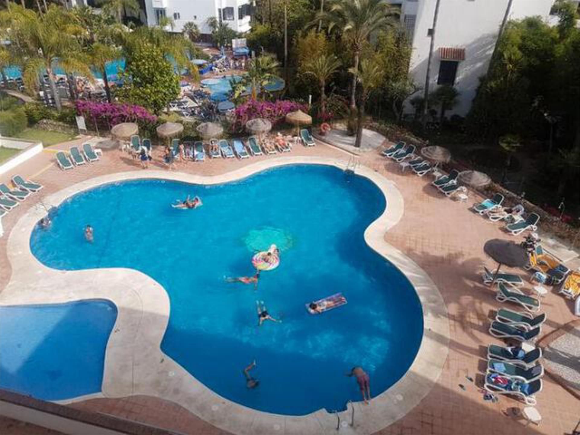 Apartment for sale in Romana Playa Swimming pool of Apartment for sale in Marbella with Terrace and Swimming Pool