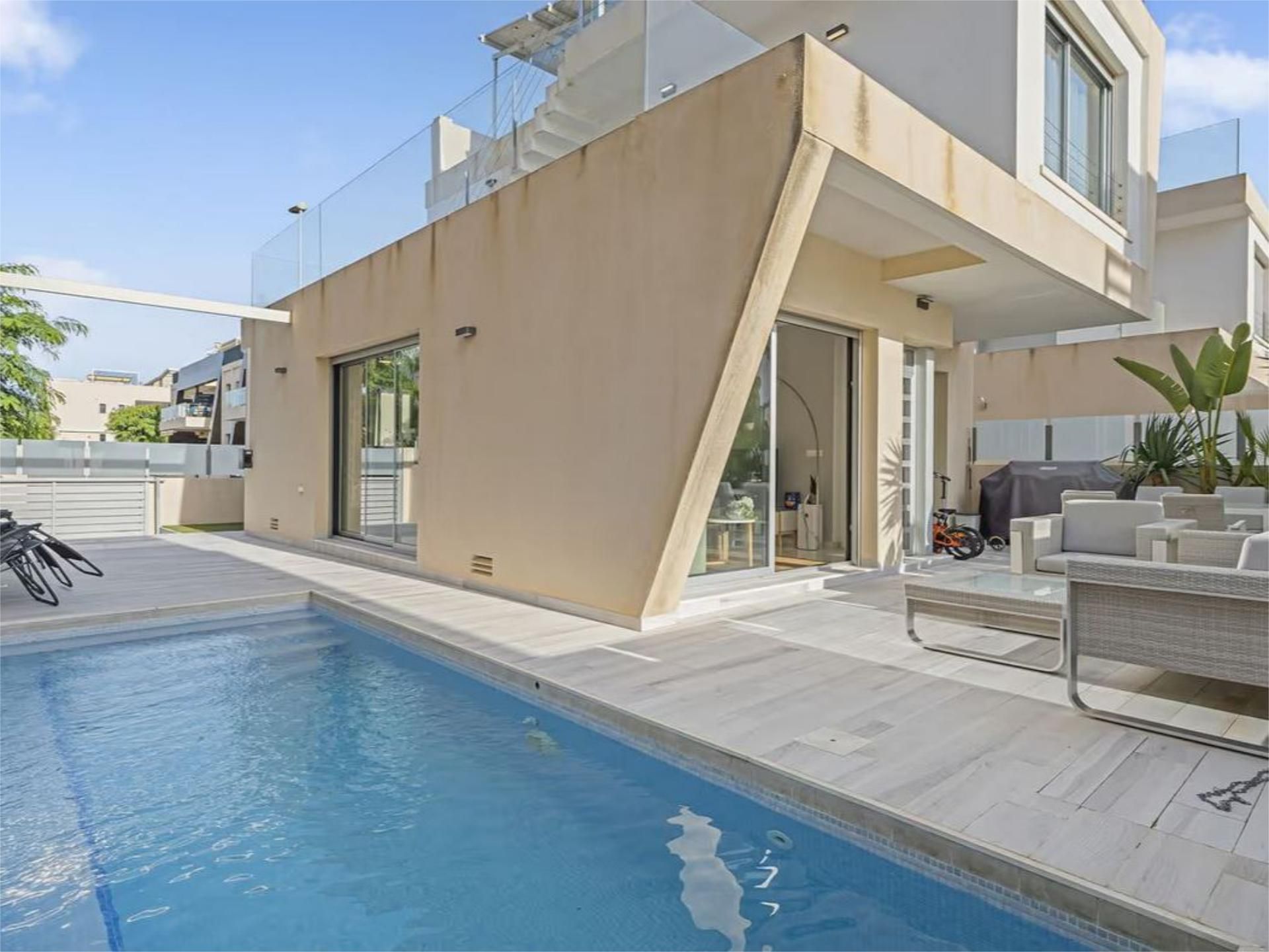 House or chalet to rent in Pueblo Latino Swimming pool of House or chalet to rent in Pilar de la Horadada with Air Conditioner, Private garden and Terrace