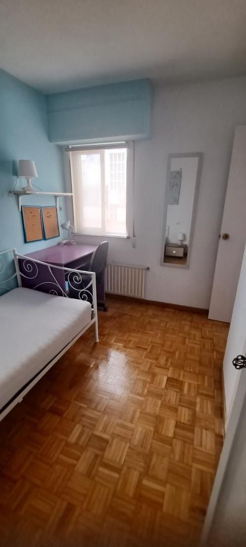 Dormitori de Pis per a compartir en A Coruña Capital  amb Moblat, Forn i Rentadora