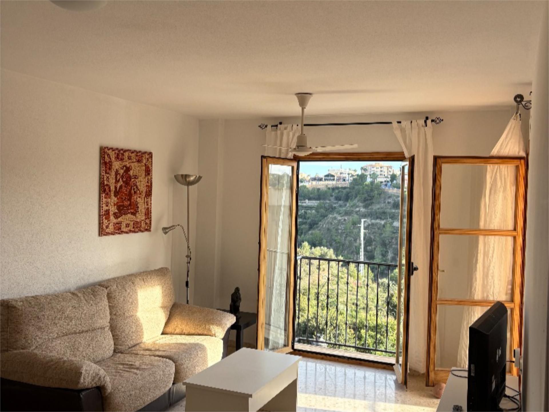 Dormitori de Pis en venda en Polop amb Terrassa, Piscina i Moblat