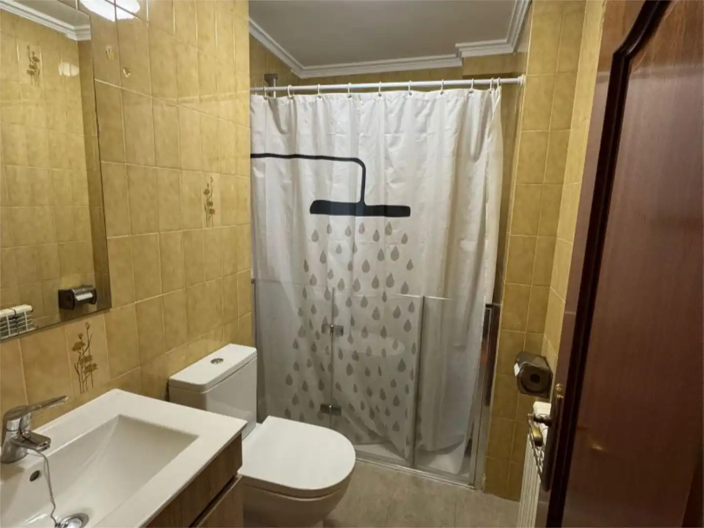 Bathroom of Flat for sale in Santander  with Heating and Furnished