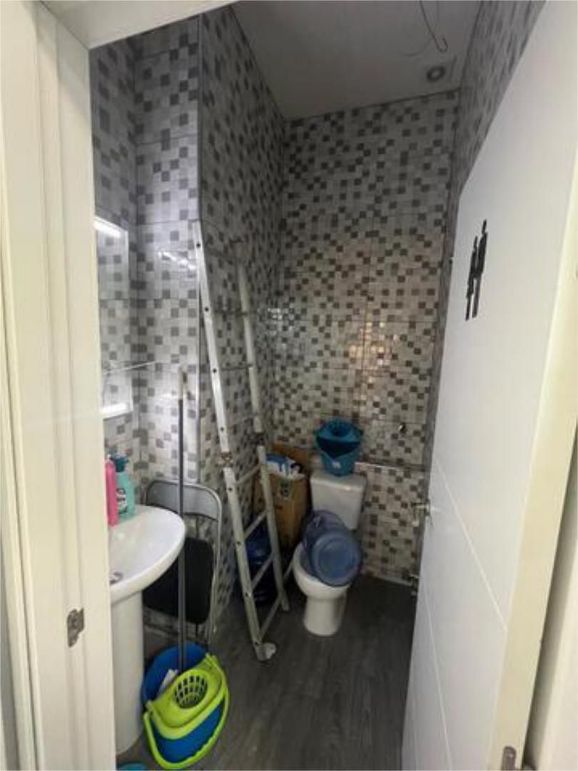 Bany de Local de lloguer en La Línea de la Concepción