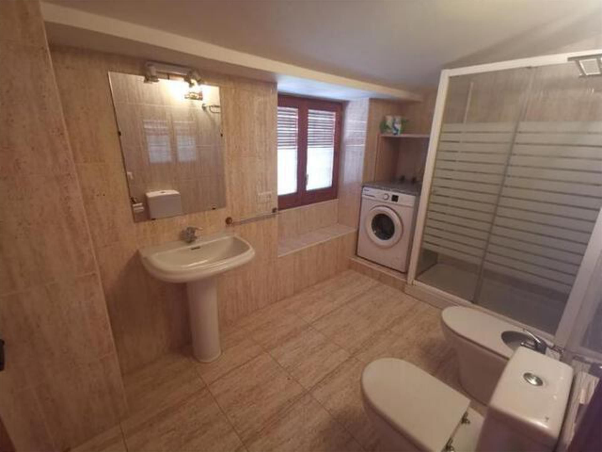 House or chalet to rent in Undués de Lerda Bathroom of House or chalet to rent in Undués de Lerda with Heating, Terrace and Storage room