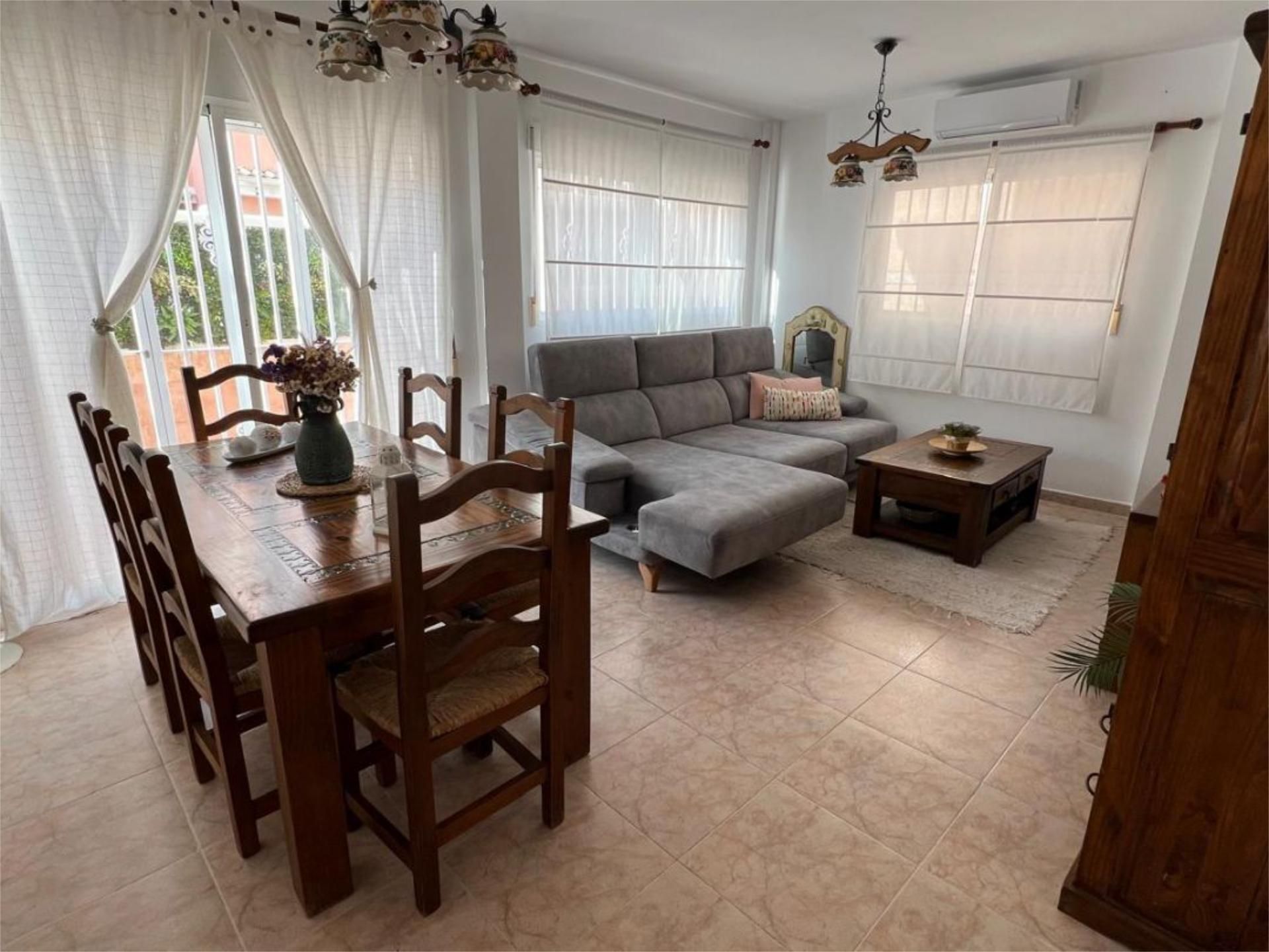 Casa adosada en venda a Carrer Baladre, 13, Racó Sala d'estar de Casa adosada en venda en Cullera