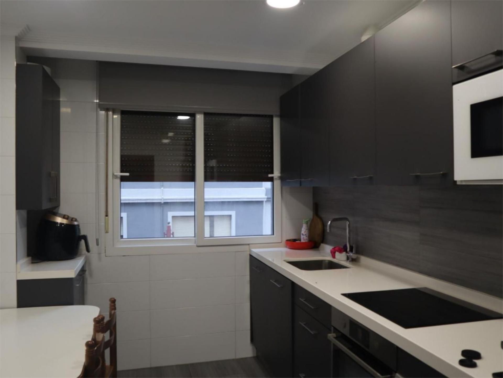 Cocina de Piso en venta en Barakaldo  con Balcón