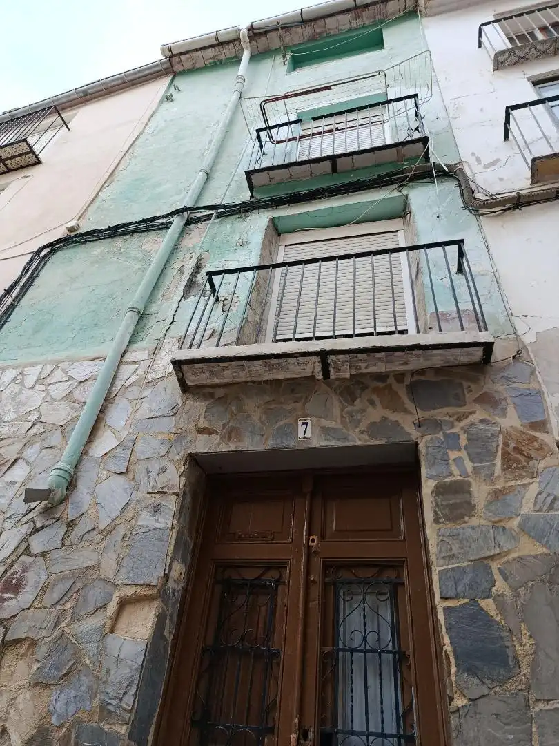 Casa adosada en venta en Calle Alaverde, 7, Segorbe Vista exterior de Casa adosada en venta en Segorbe con Terraza