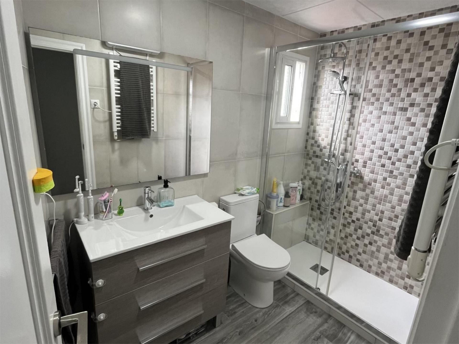 Flat for sale in Carrer de la Mina de la Ciutat, 63, Les Roquetes Bathroom of Flat for sale in Barcelona Capital with Air Conditioner and Balcony