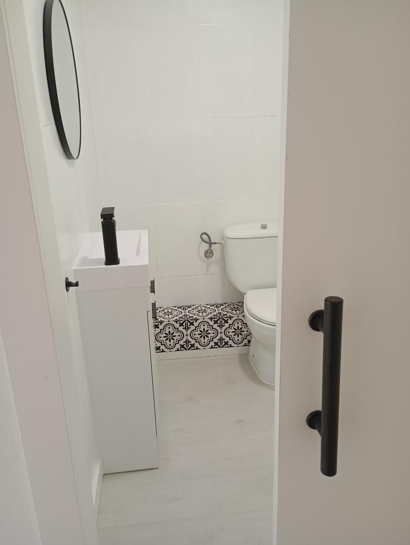 Flat for sale in Calle Ansar, 2, Inmobiliaria - Barreda Bathroom of Flat for sale in Torrelavega with Furnished