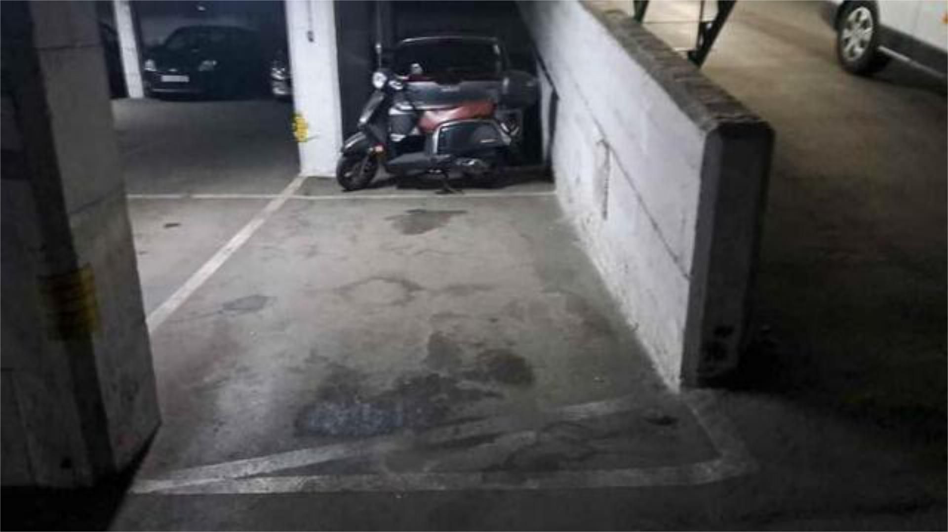 Parking of Garage to rent in Oviedo 