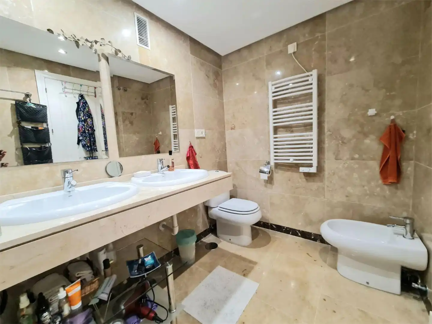 Flat for sale in Jardines de la Duquesa, 39e, La Duquesa Bathroom of Flat for sale in Manilva with Air Conditioner, Terrace and Swimming Pool