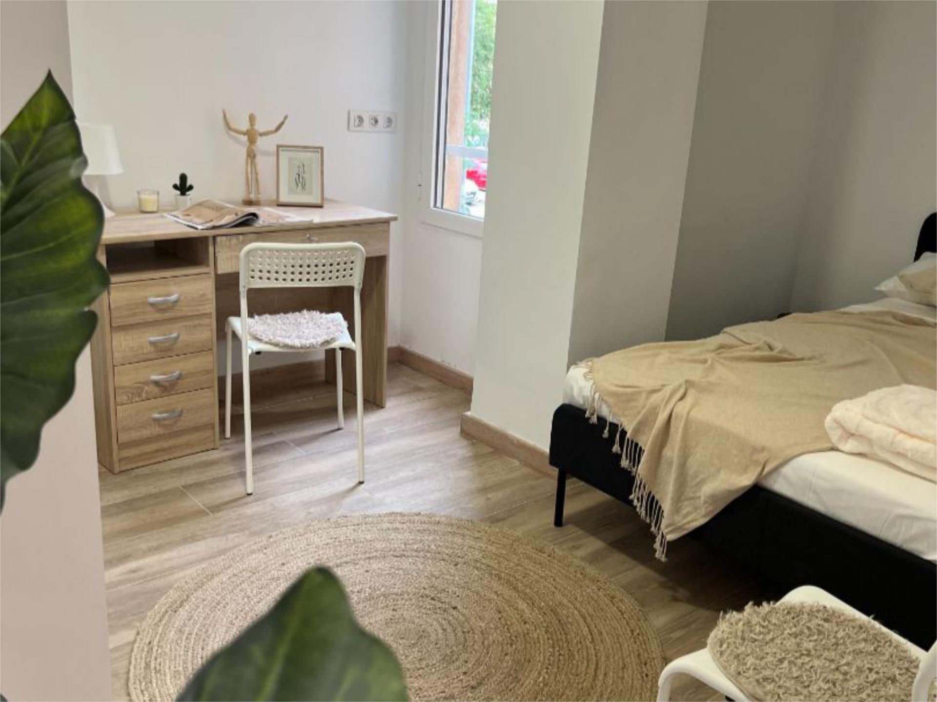 Flat to share in Plaça d'Hondures, 5, Ciutat Jardí Bedroom of Flat to share in Valencia Capital with Furnished