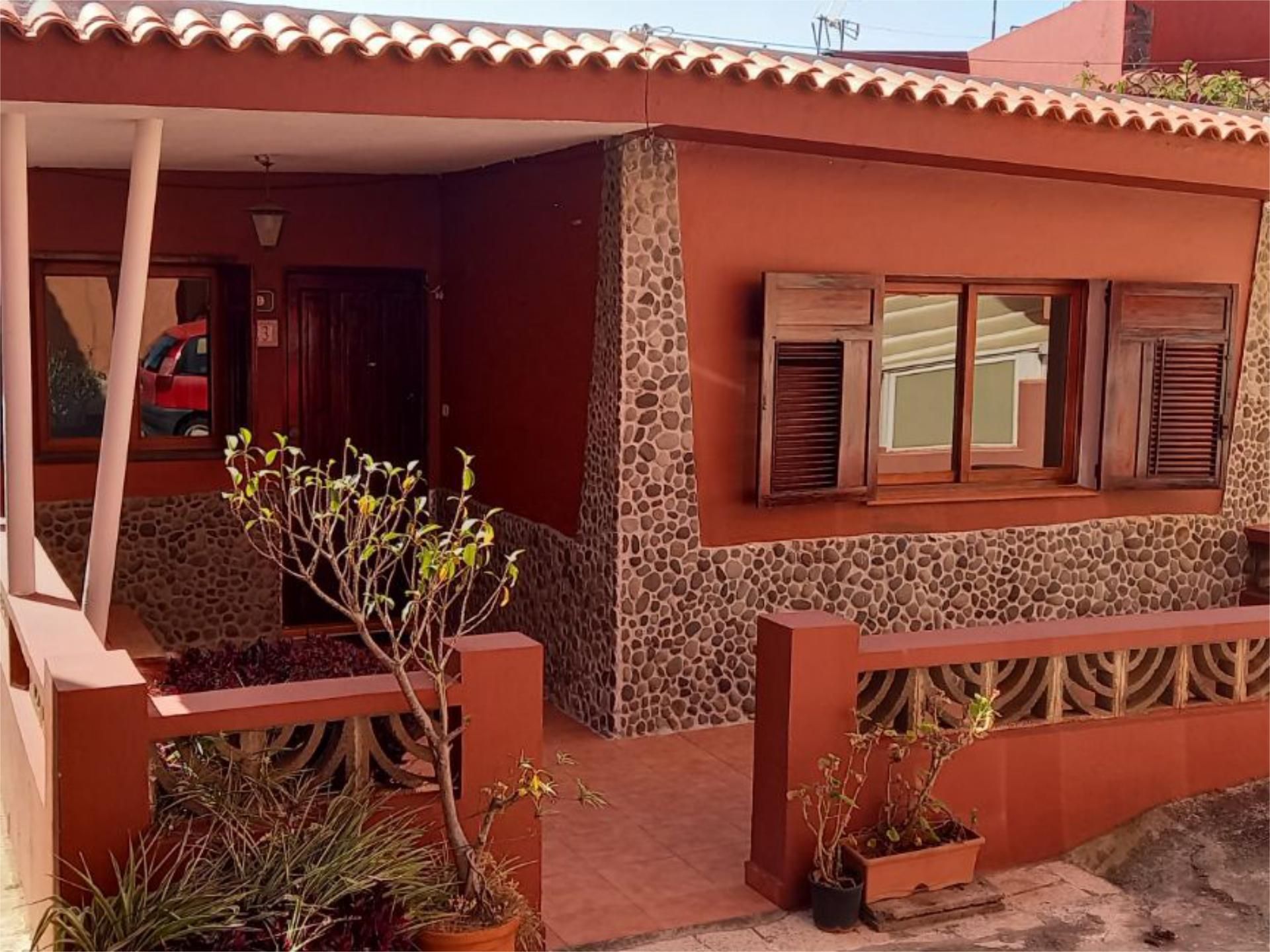 Casa adosada de lloguer a Calle las Piteras, 9, Tegueste Vista exterior de Casa adosada de lloguer en Tegueste amb Parquet i Terrassa