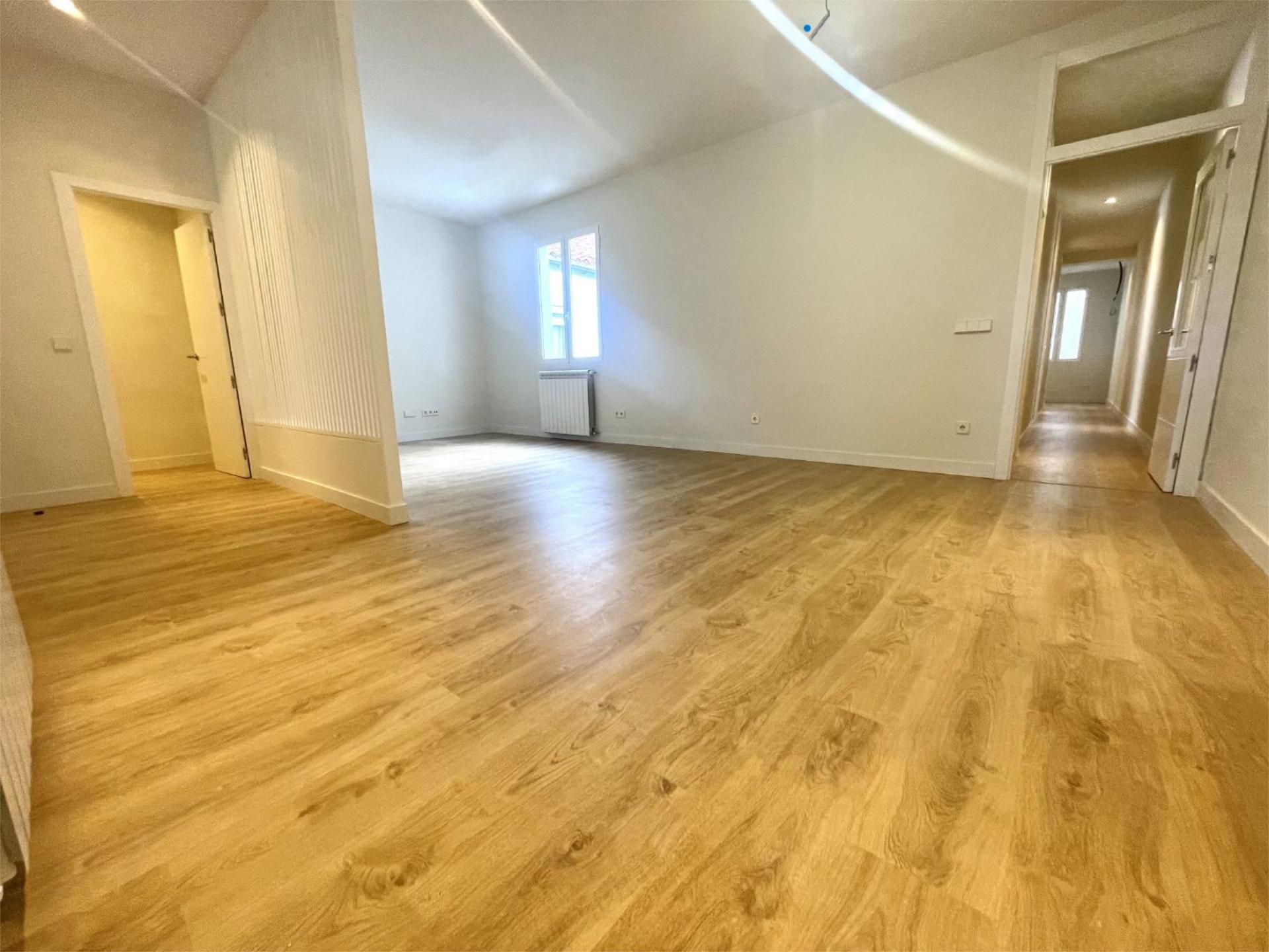 Flat to rent in  Madrid Capital  with Air Conditioner