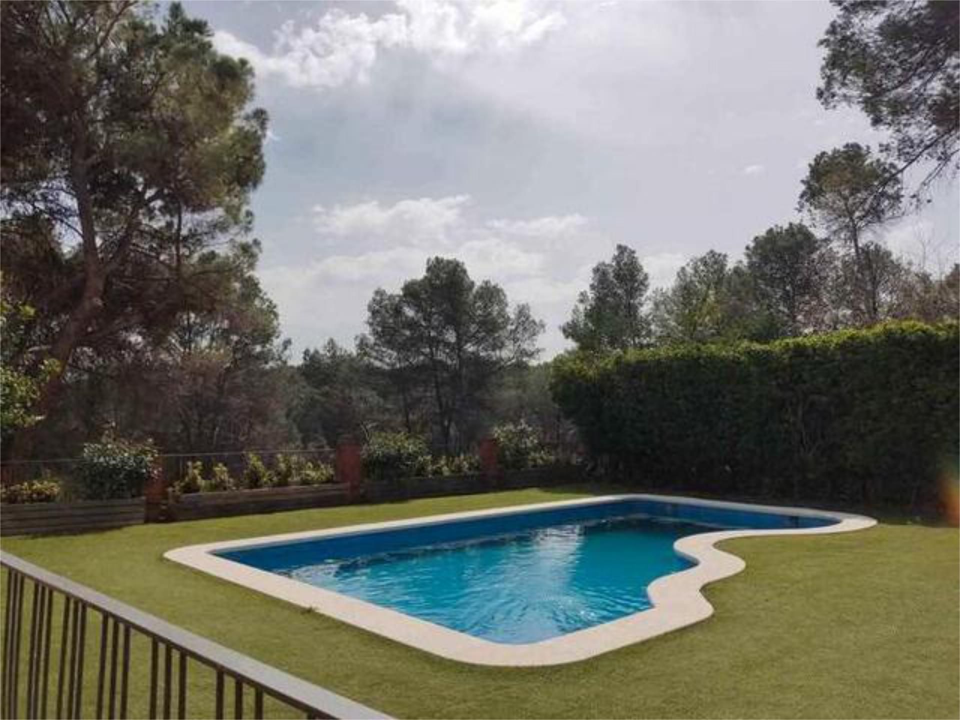 Casa adosada per a compartir a Can Rial