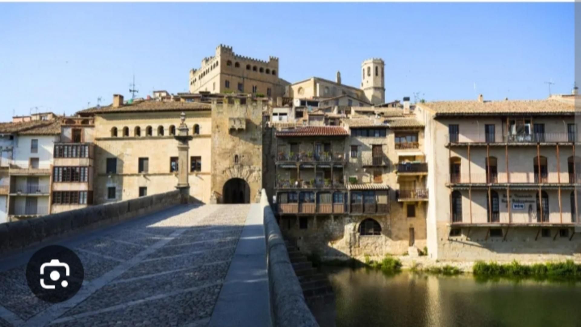 Exterior view of Flat to rent in Valderrobres  with Parquet flooring, Furnished and Oven