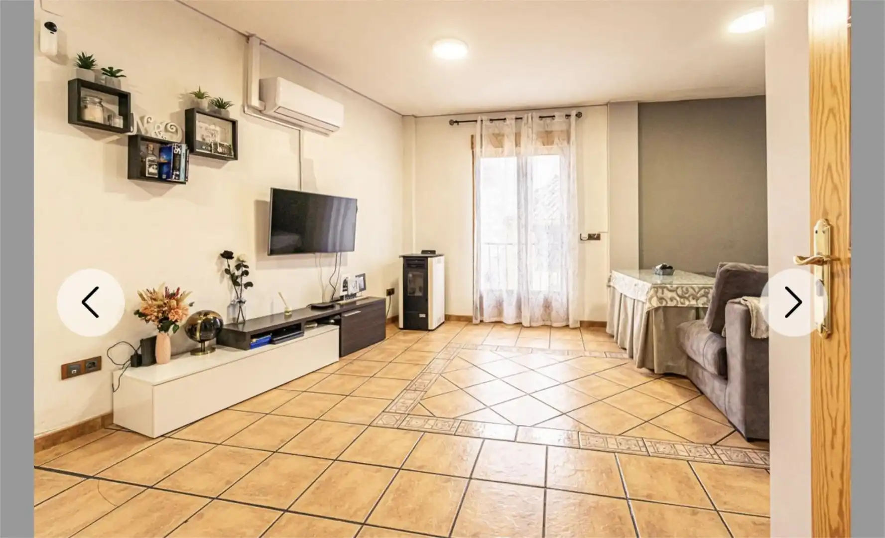 Casa adosada en venta en Calle Almeria, 12, Montillana Sala de estar de Casa adosada en venta en Montillana con Aire acondicionado, Calefacción y Terraza