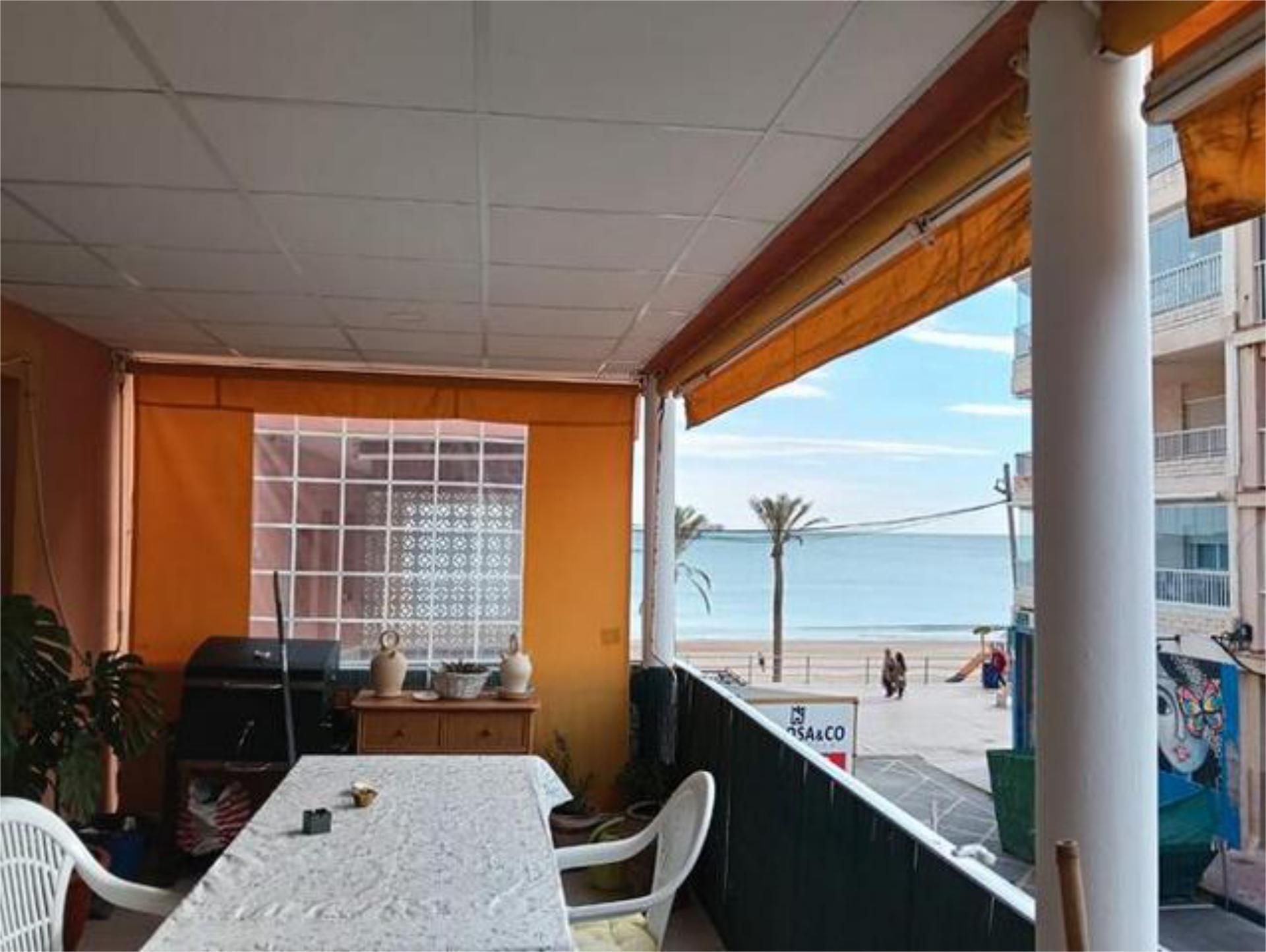 Apartament en venda a Guardamar Playa Apartament en venda en Guardamar del Segura amb Terrassa