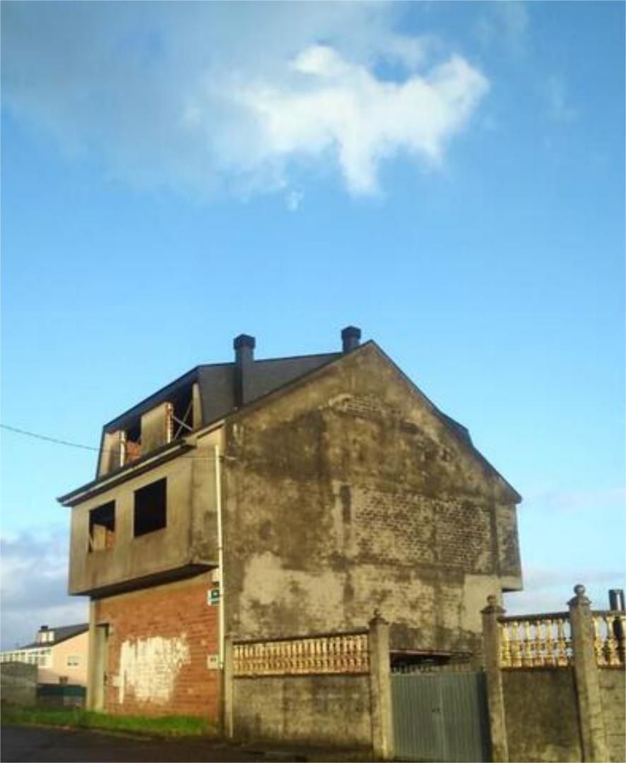 Casa o xalet en venda a Carballo Vista exterior de Casa o xalet en venda en Carballo