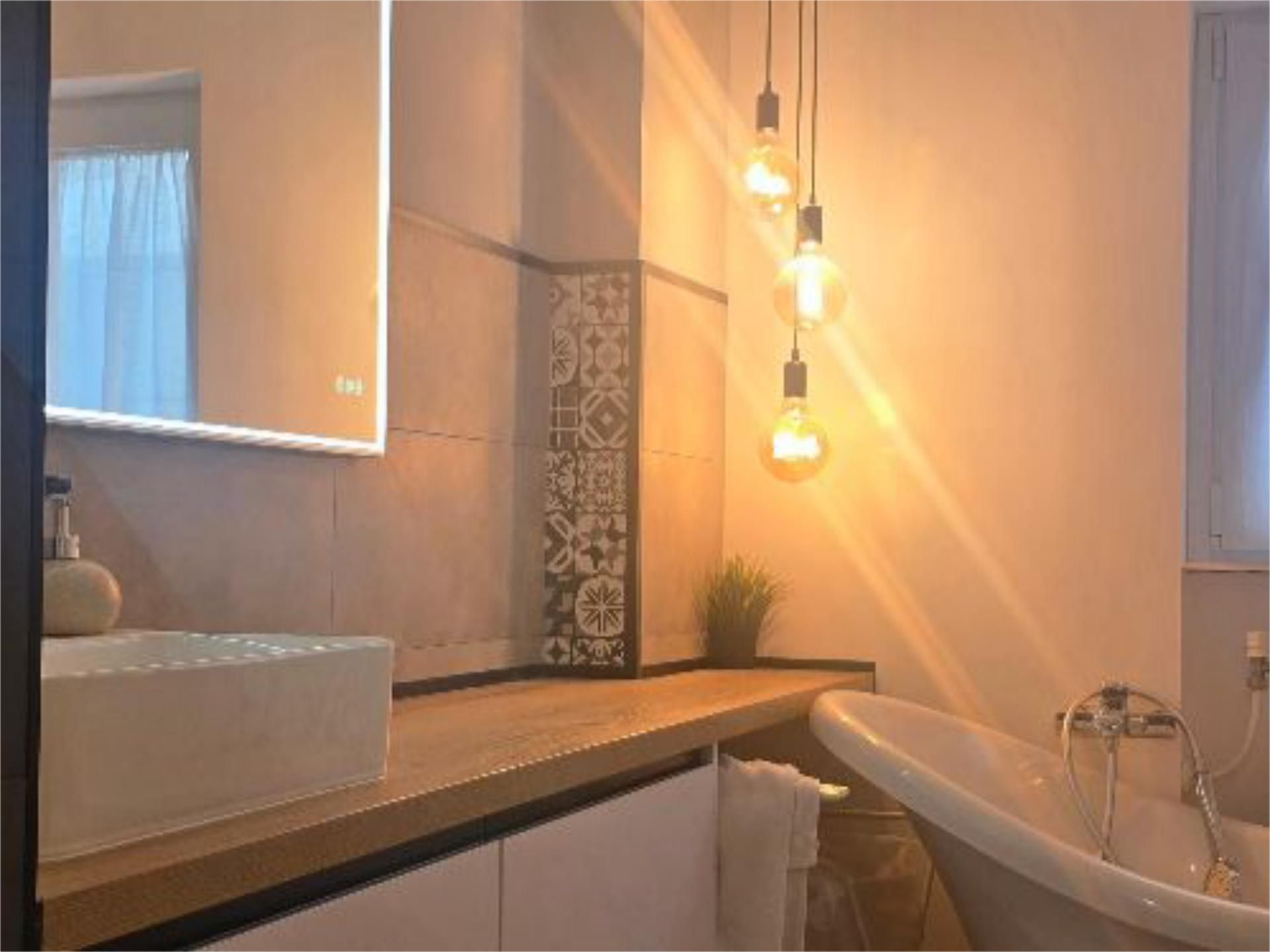Flat for sale in Calle San Orencio, 1, Huesca Capital Bathroom of Flat for sale in Huesca Capital with Air Conditioner, Terrace and Balcony