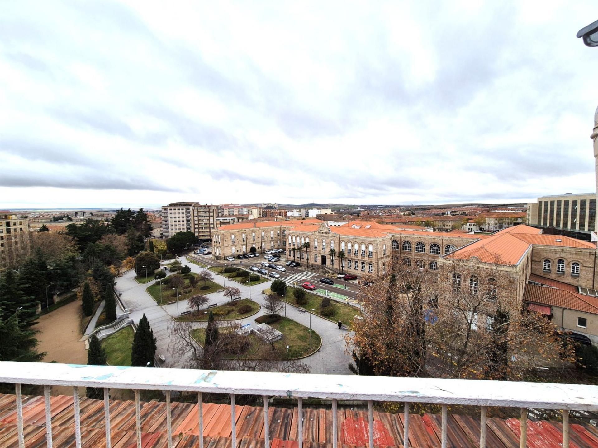 Vista exterior de Ático en venta en Salamanca Capital con Terraza