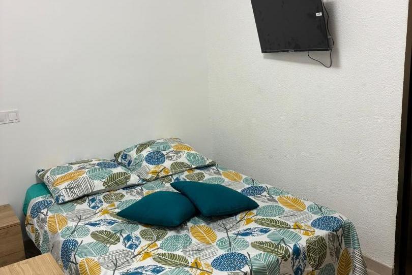 Foto 1 de Pis per a compartir a Calle de Urano, 3, Centro Urbano, Alicante