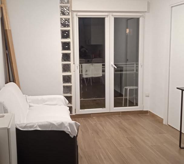 Photo 1 of Flat to share in Calle de la Tacona, 250, Fontarrón, Madrid