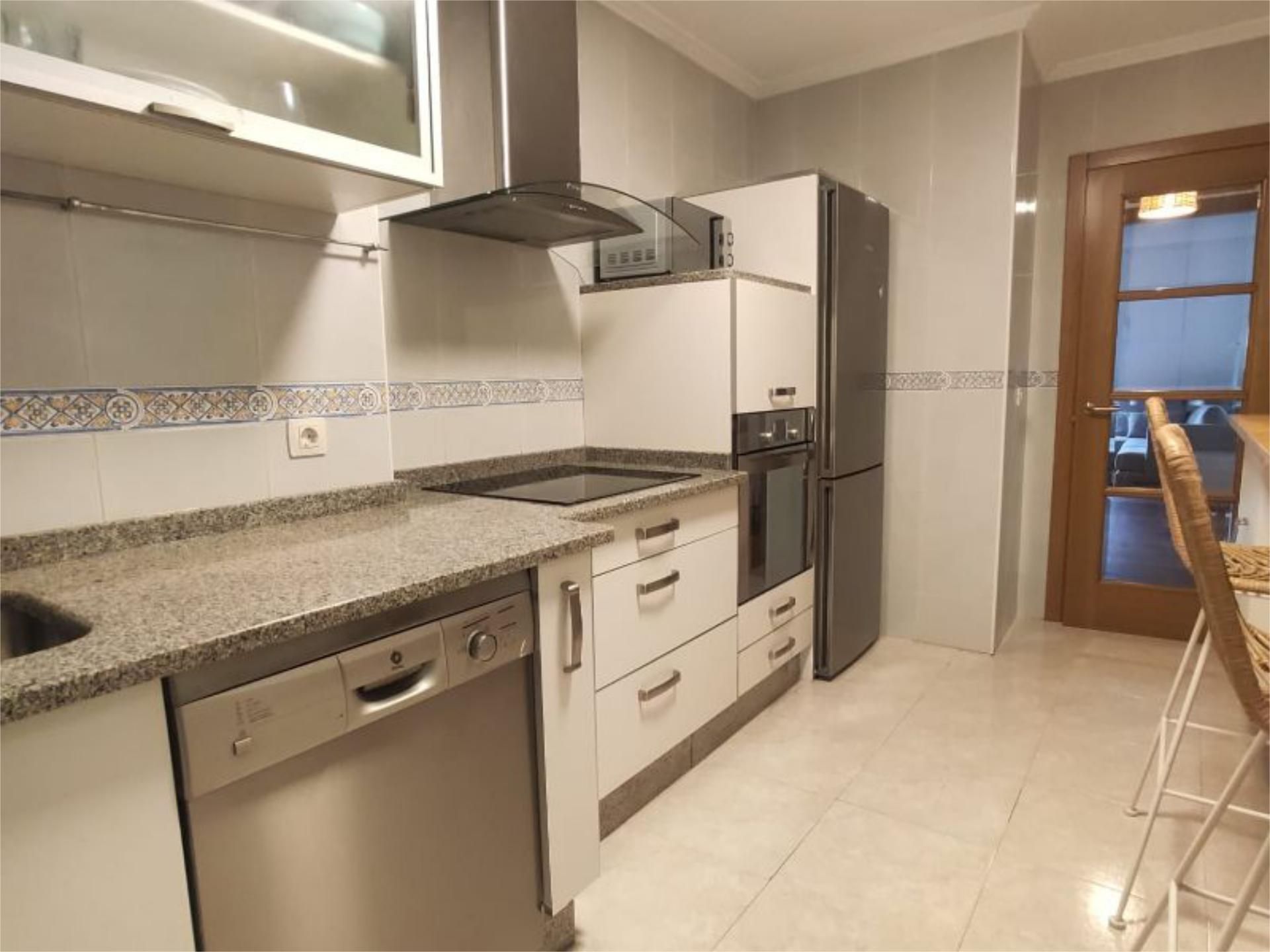 Kitchen of Flat to rent in Ames  with Heating, Parquet flooring and Terrace