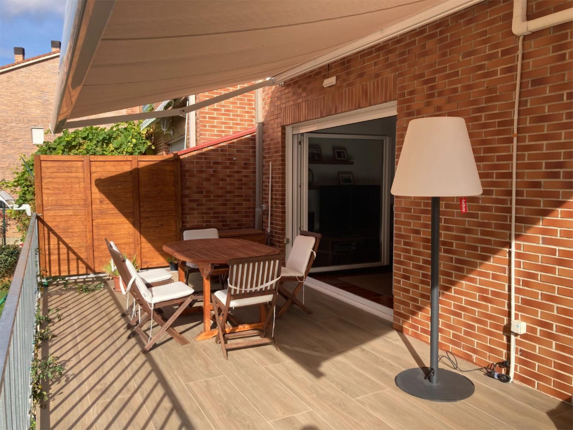 House or chalet for sale in Calle Comunidad de Cantabria, 16, Barañáin / Barañain Terrace of House or chalet for sale in Barañáin / Barañain with Air Conditioner, Heating and Private garden