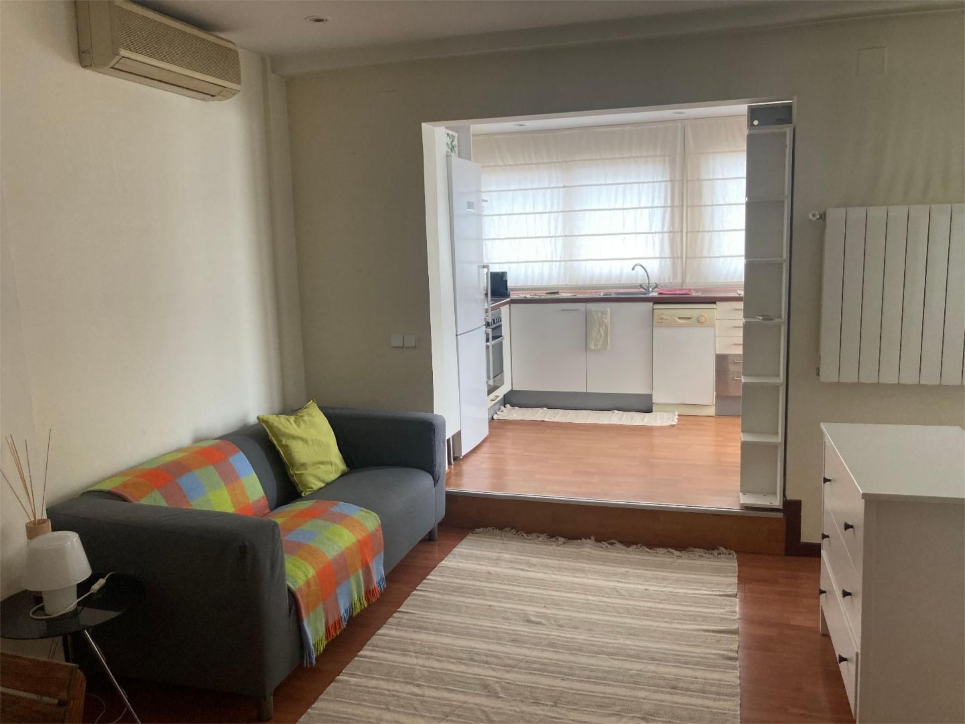 Àtic de lloguer a Calle de Valverde, 10, Universidad - Malasaña Sala d'estar de Àtic de lloguer en Madrid Capital amb Aire condicionat, Calefacció i Parquet